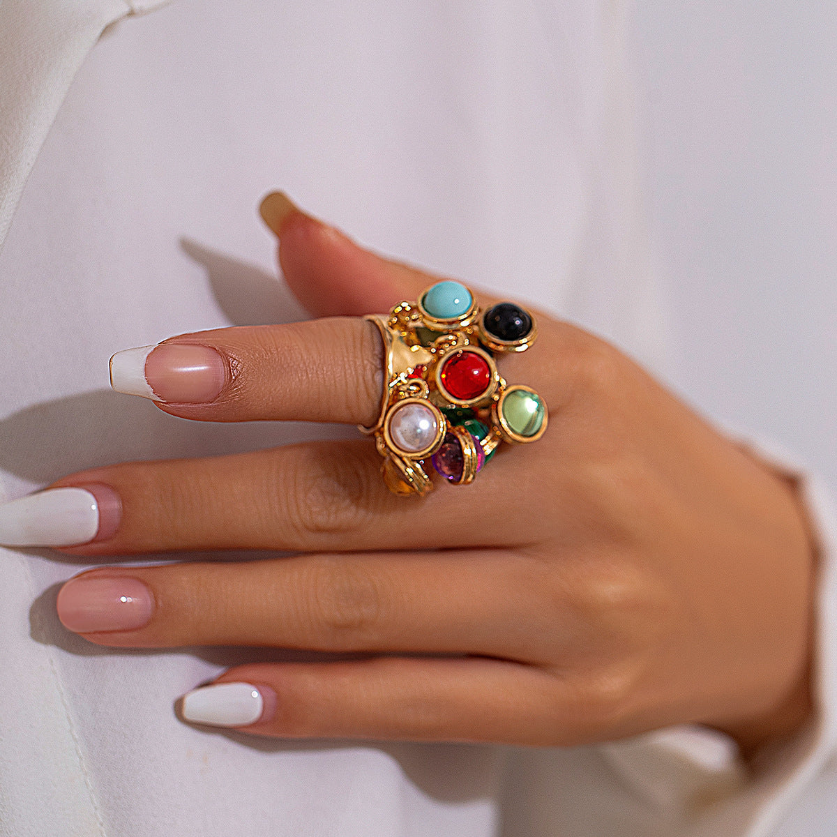 Anillo de borla con piedra natural