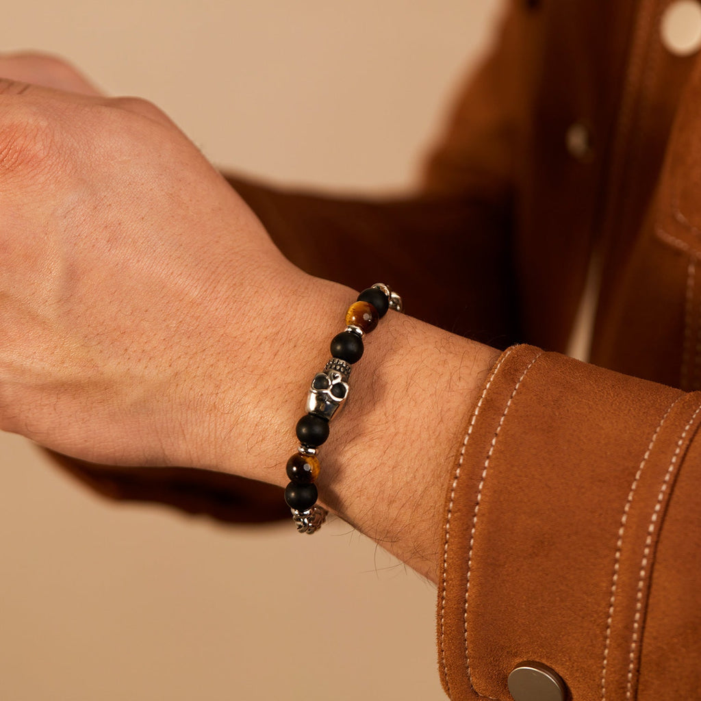 Skull bracelet in stainless steel and natural stone.