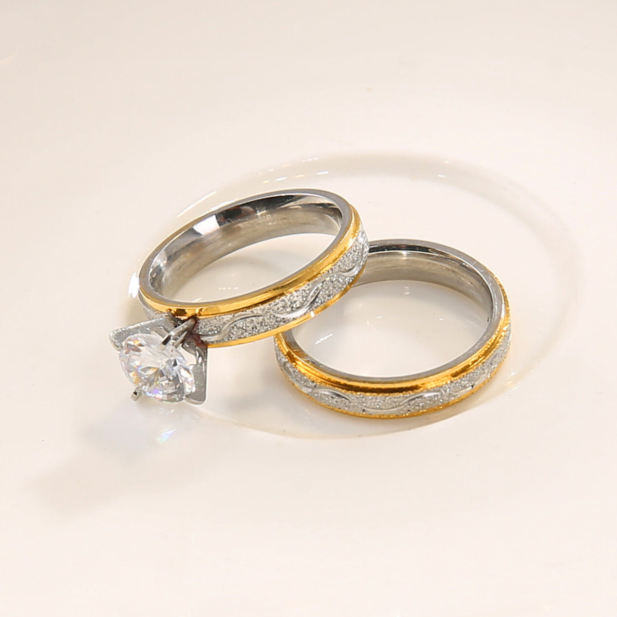 Anillo minimalista de acero inoxidable