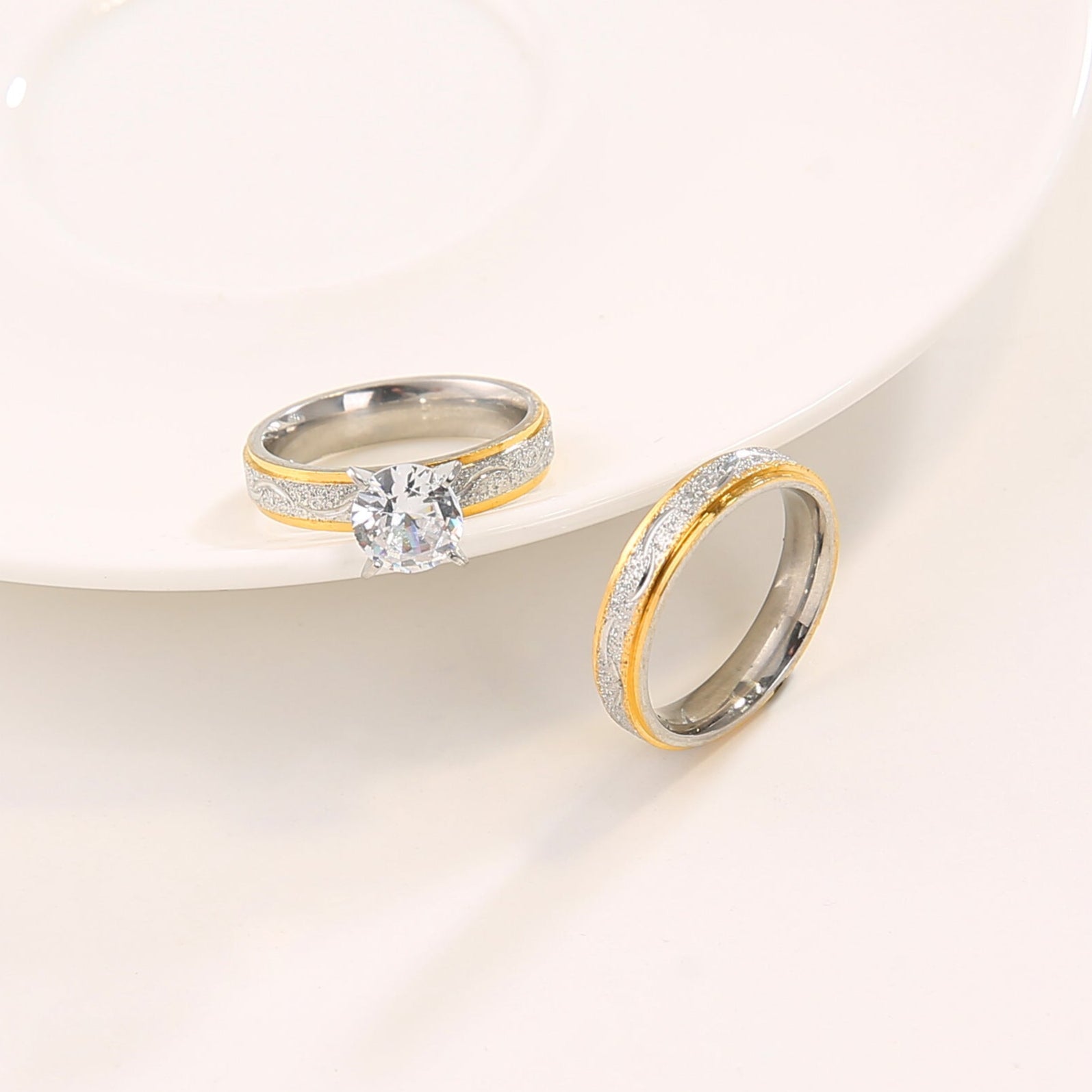 Anillo minimalista de acero inoxidable