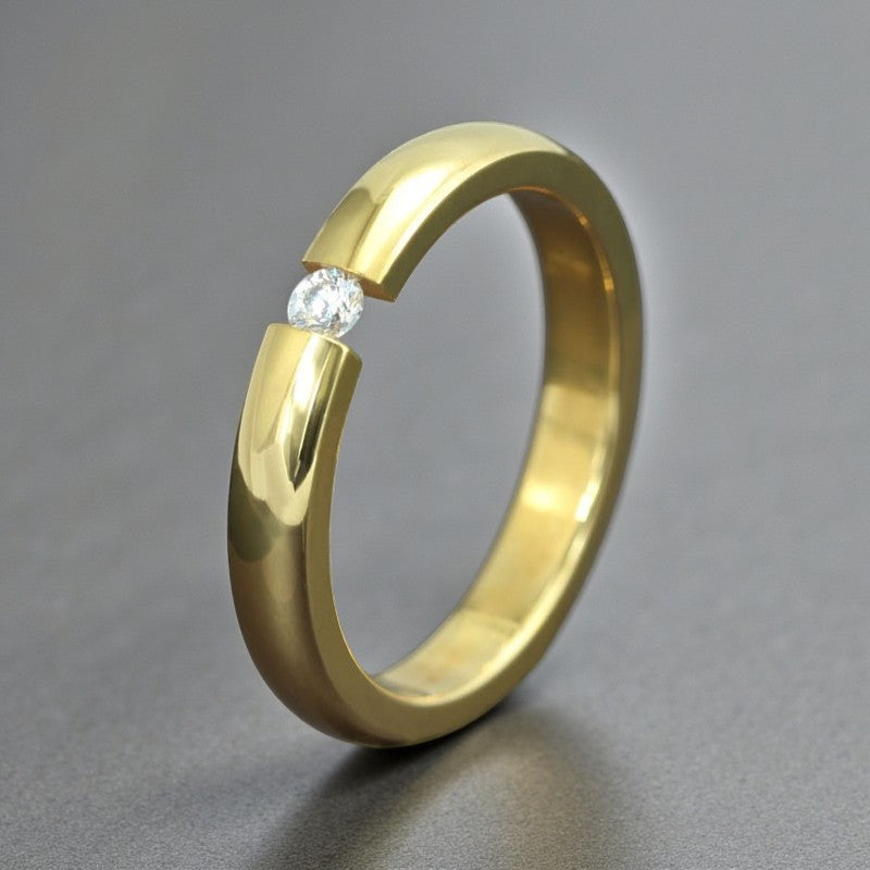 Anel Minimalista com Zircónia Central