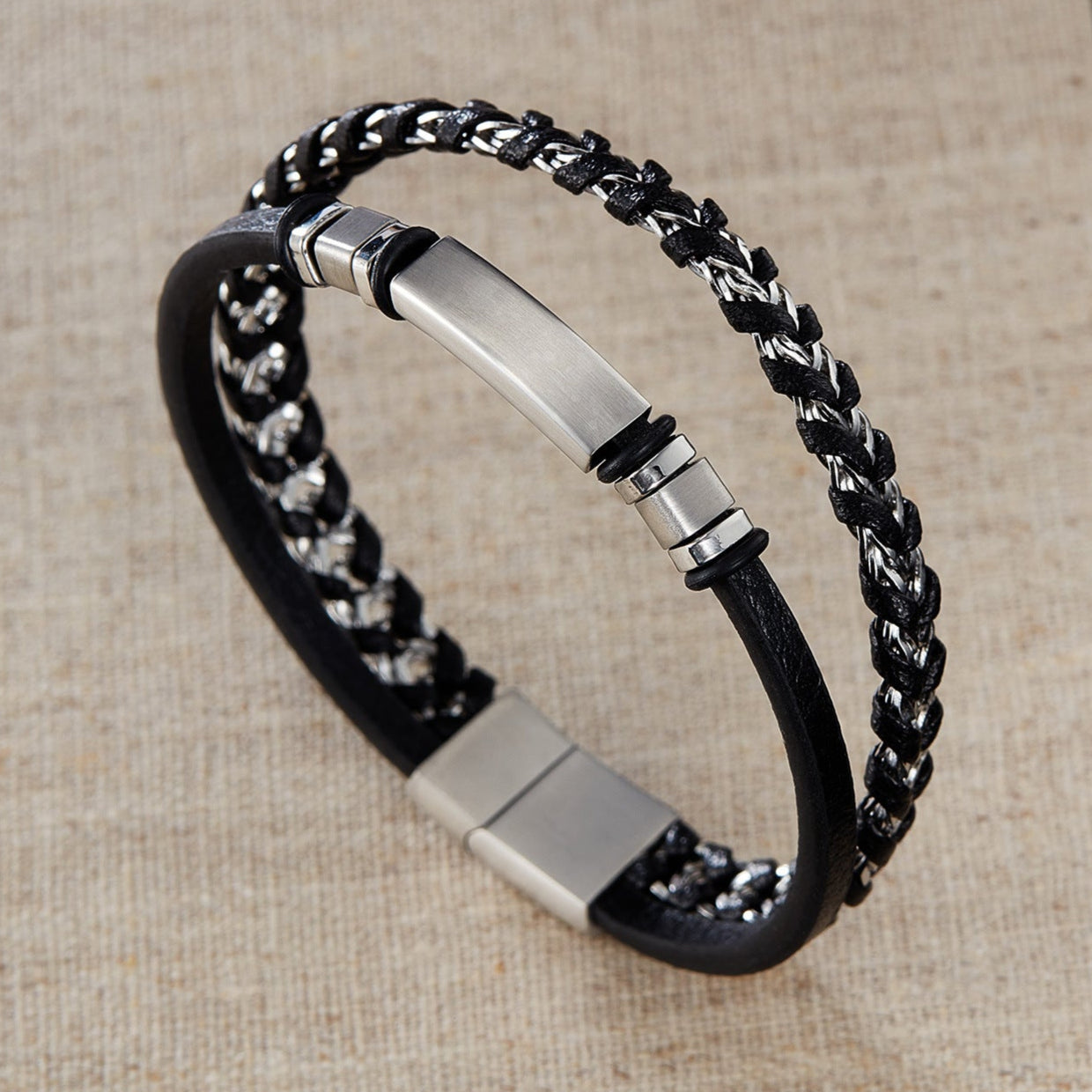 Pulsera de cuero y acero inoxidable