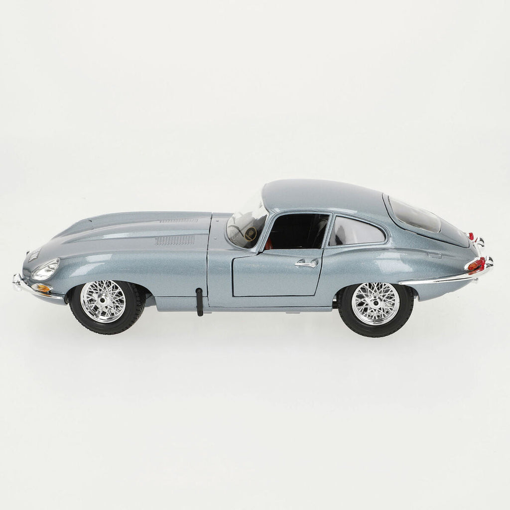 Bburago GT-Jaguar "E" Coupe car (1961) 1:18