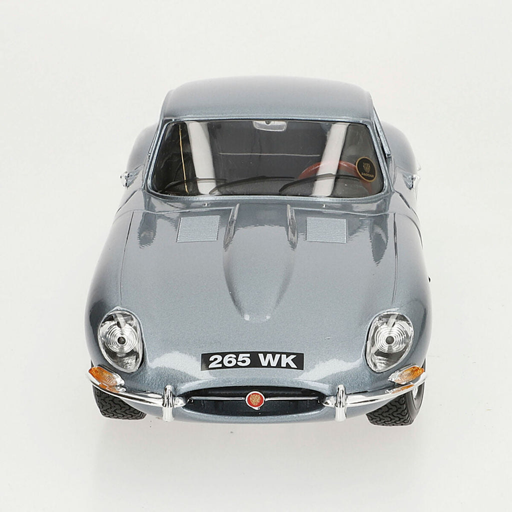 Bburago GT-Jaguar "E" Coupe car (1961) 1:18