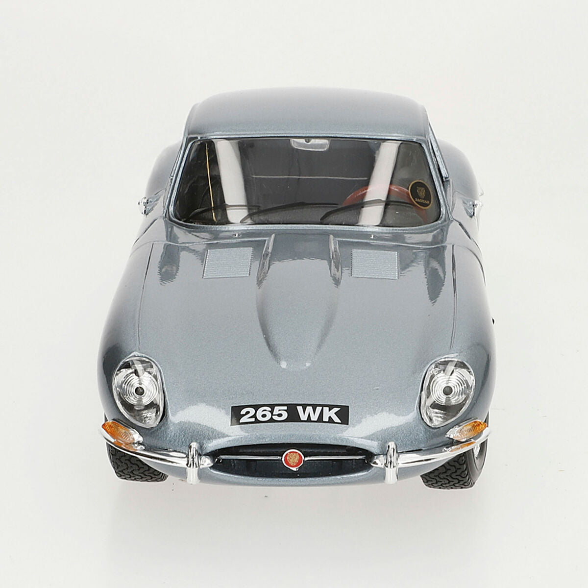 Bburago GT-Jaguar "E" Coupe car (1961) 1:18