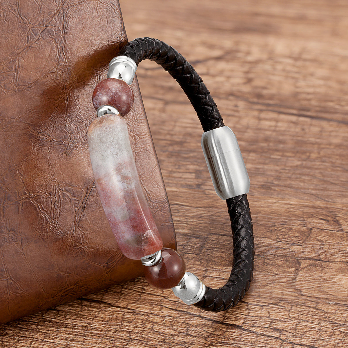 Leather bracelet with natural stone.