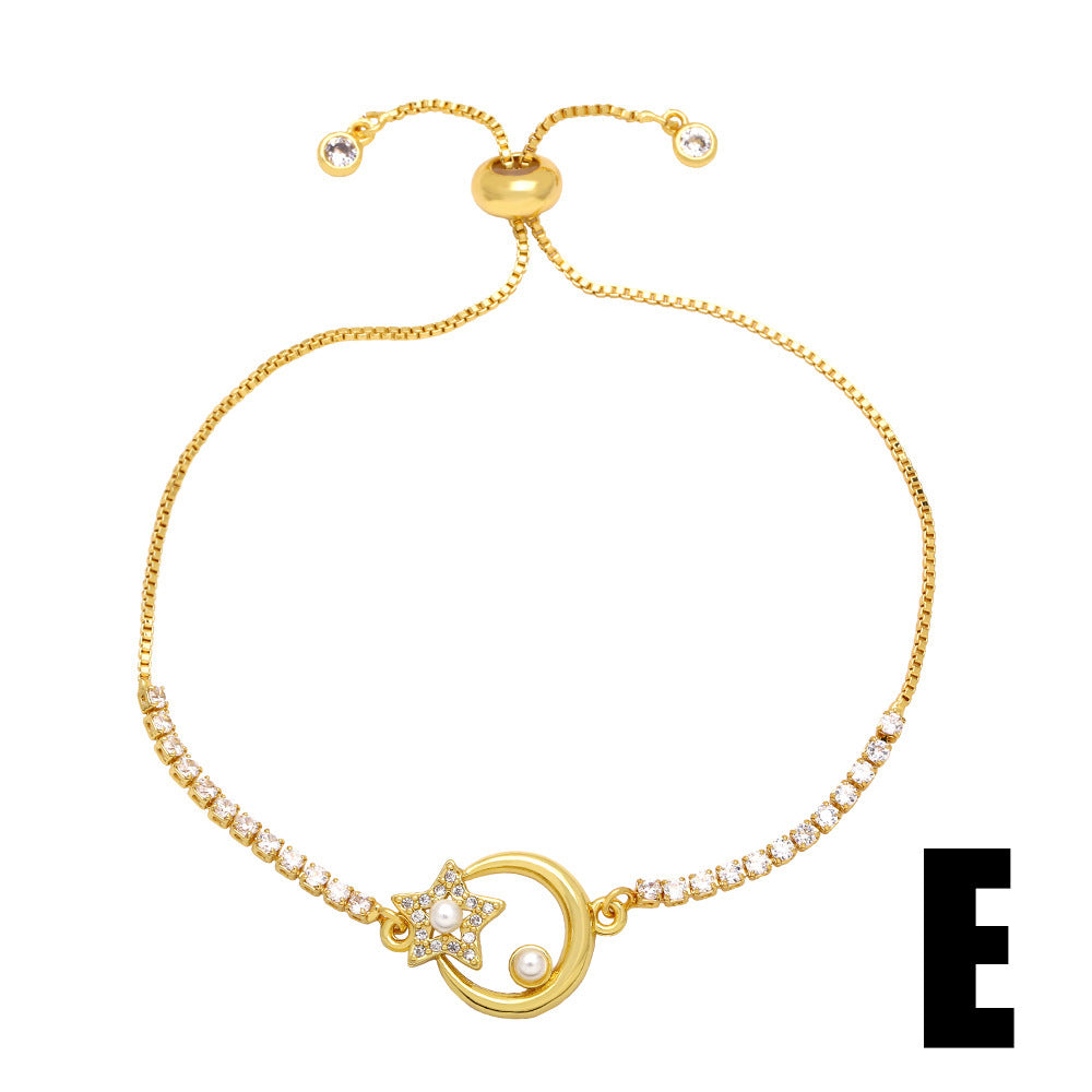 Pearl bracelet with cubic zirconia.