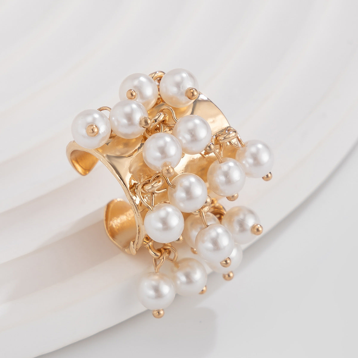 Anillo de borla con piedra natural