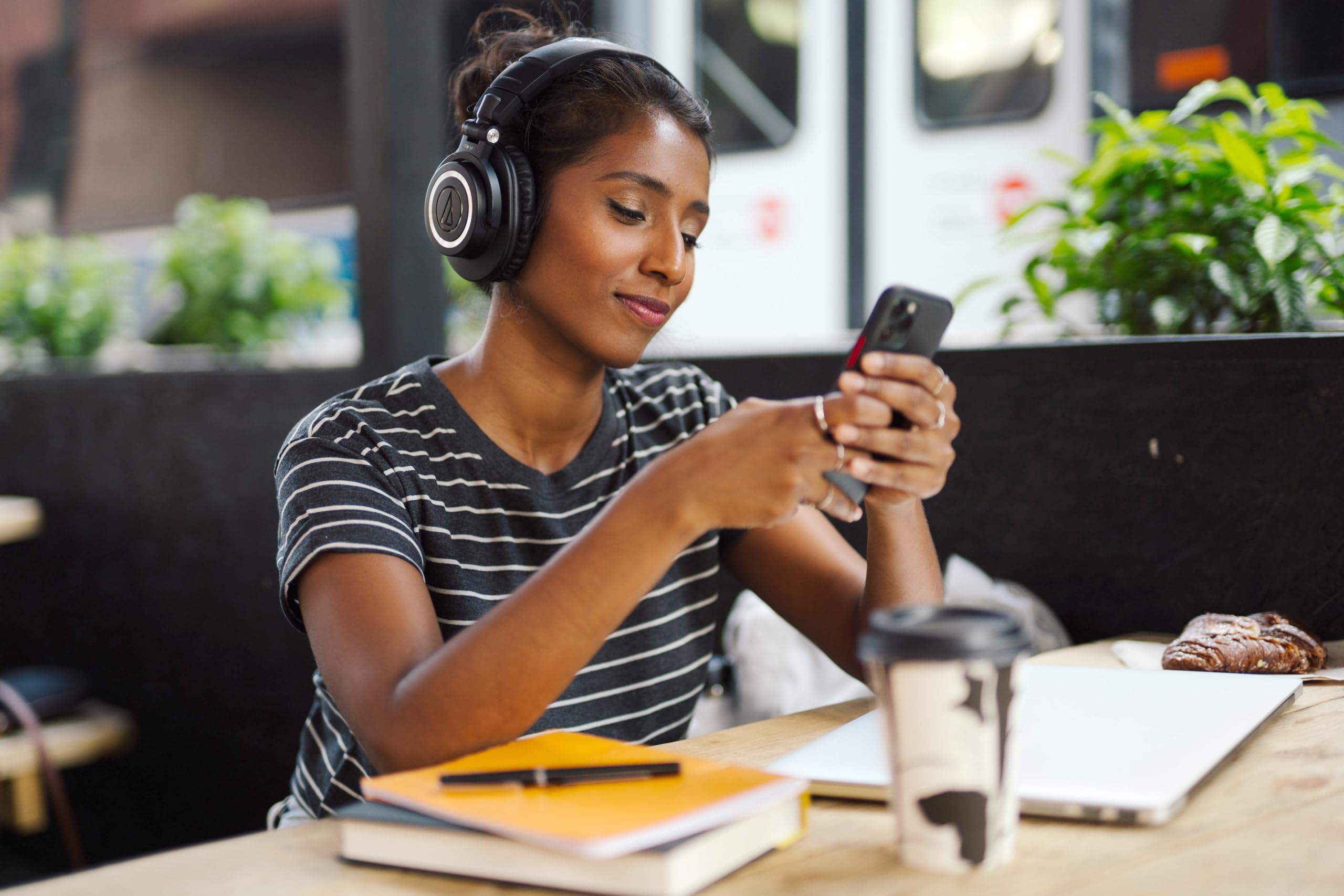 Audio-Technica M50x Professional Headphones for Monitoring in Black