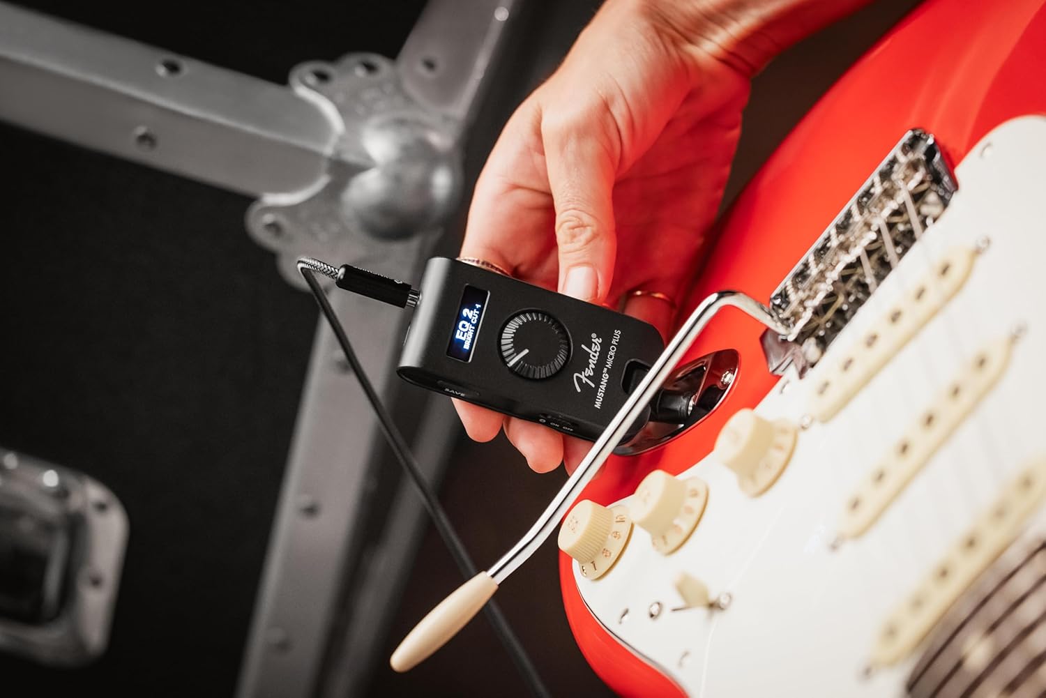 Fender Mustang Micro Plus Amplificador de Guitarra, Amplificador de Auriculares Personal con 25 Modelos de Amplificador, 25 Efectos, Bluetooth y 100 presets, Recargable por USB