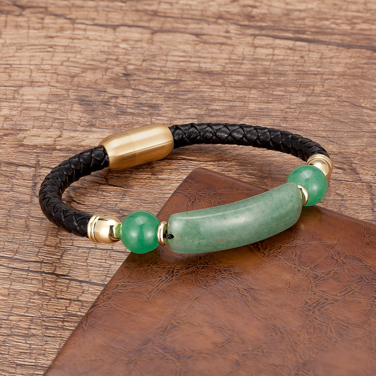 Leather bracelet with natural stone.