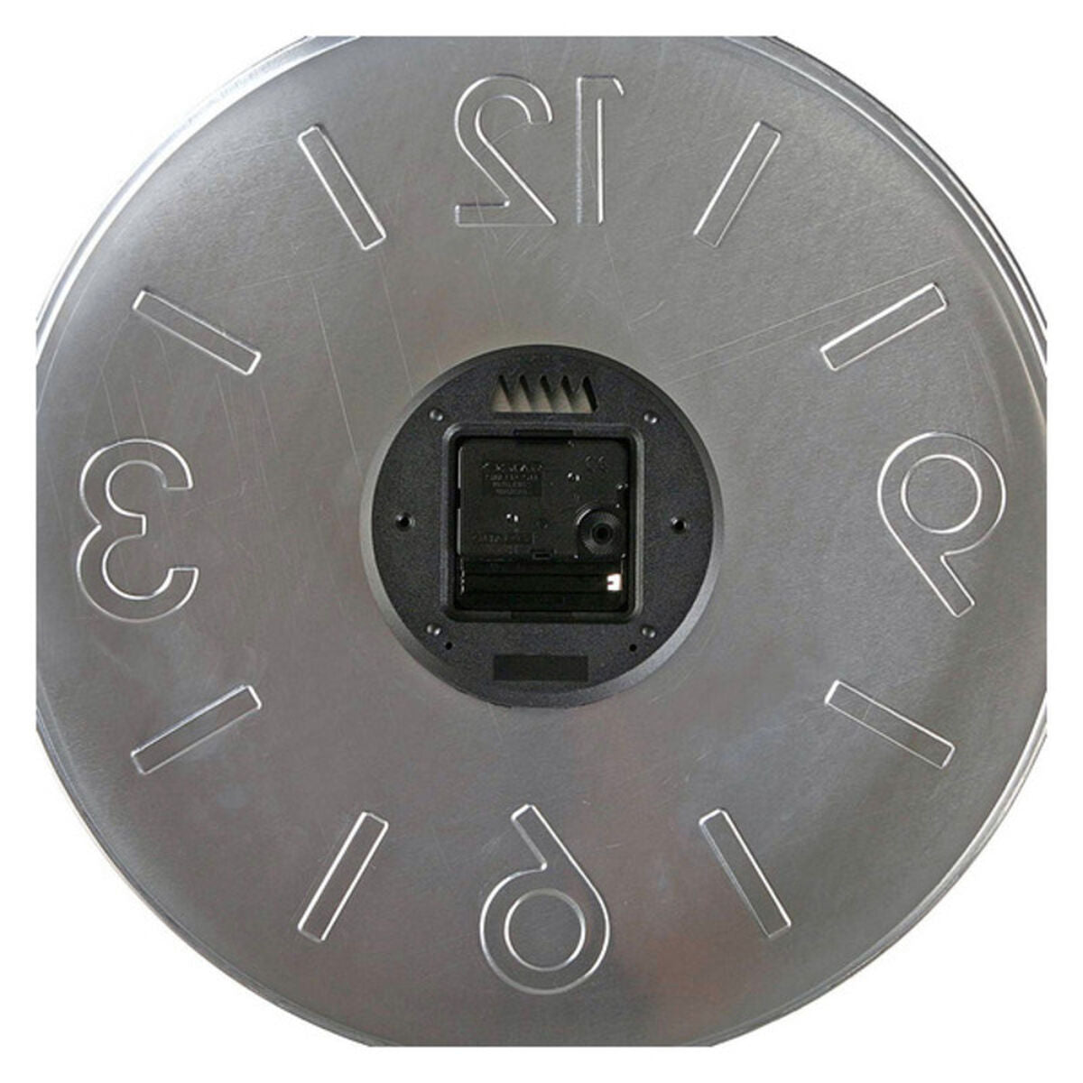 Versa Silver Wall Clock, Metal Aluminum, 4 x 35.5 x 35.5 cm