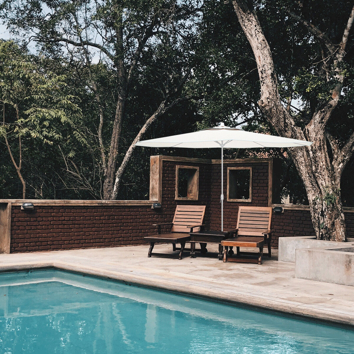 Sombrilla de acero Marbueno con 8 varillas, 270 cm de diámetro, poliéster blanco, para jardín, piscina y terraza, 10187