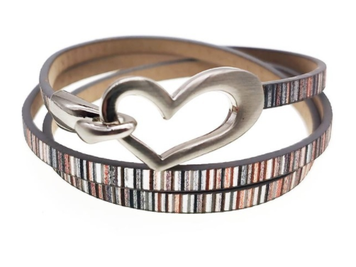 Bracelet or choker with heart motif.