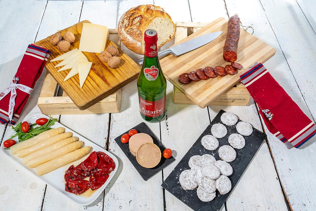 THE BASQUE gourmet Cesta de Natal presente de produtos de Euskal Herria – lote de Natal – queijo Idiazabal, paté, horizo, espargos de navarra, sidra basca, cesta gourmet para oferecer