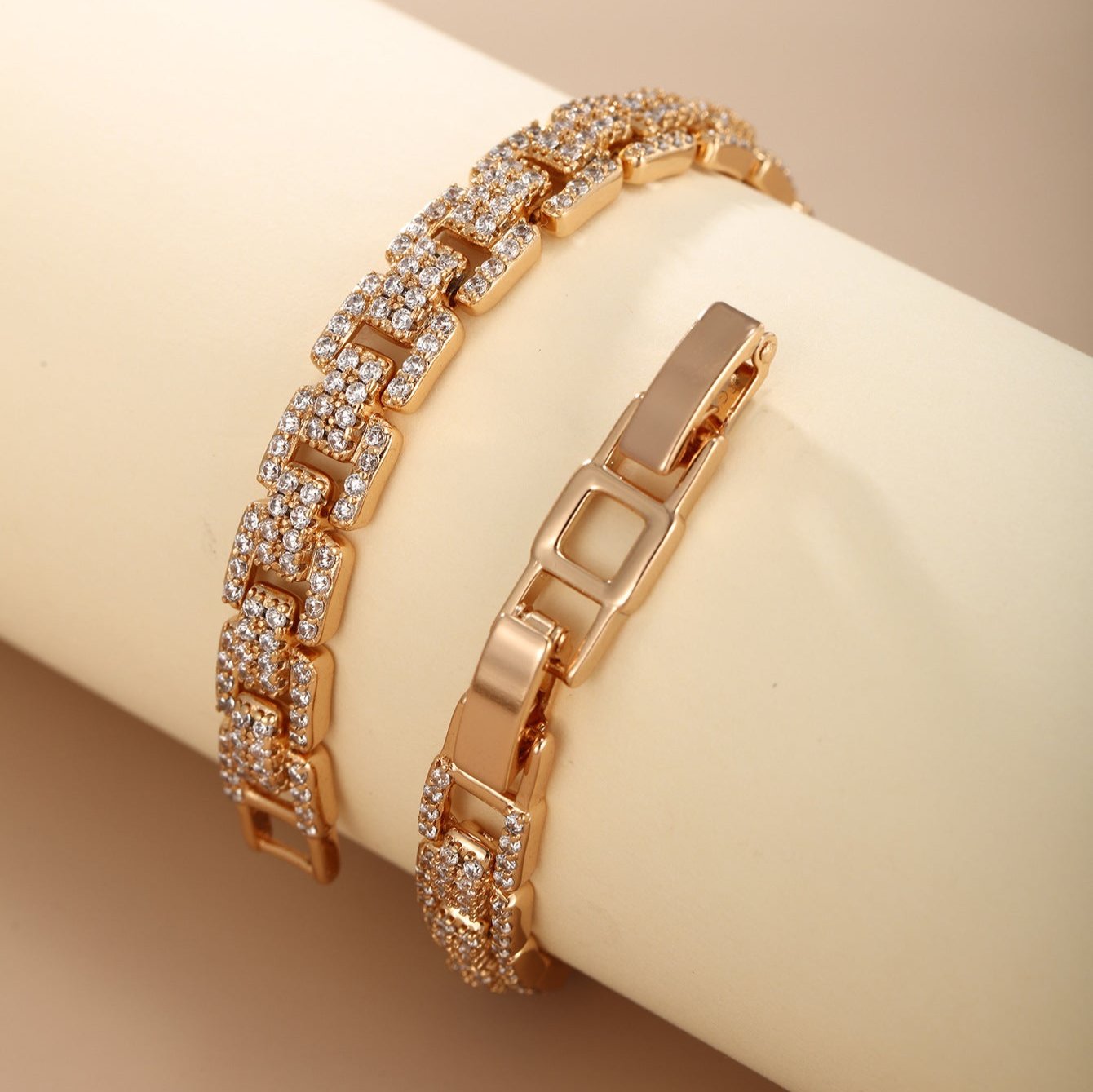 Pulsera con circonitas cúbicas