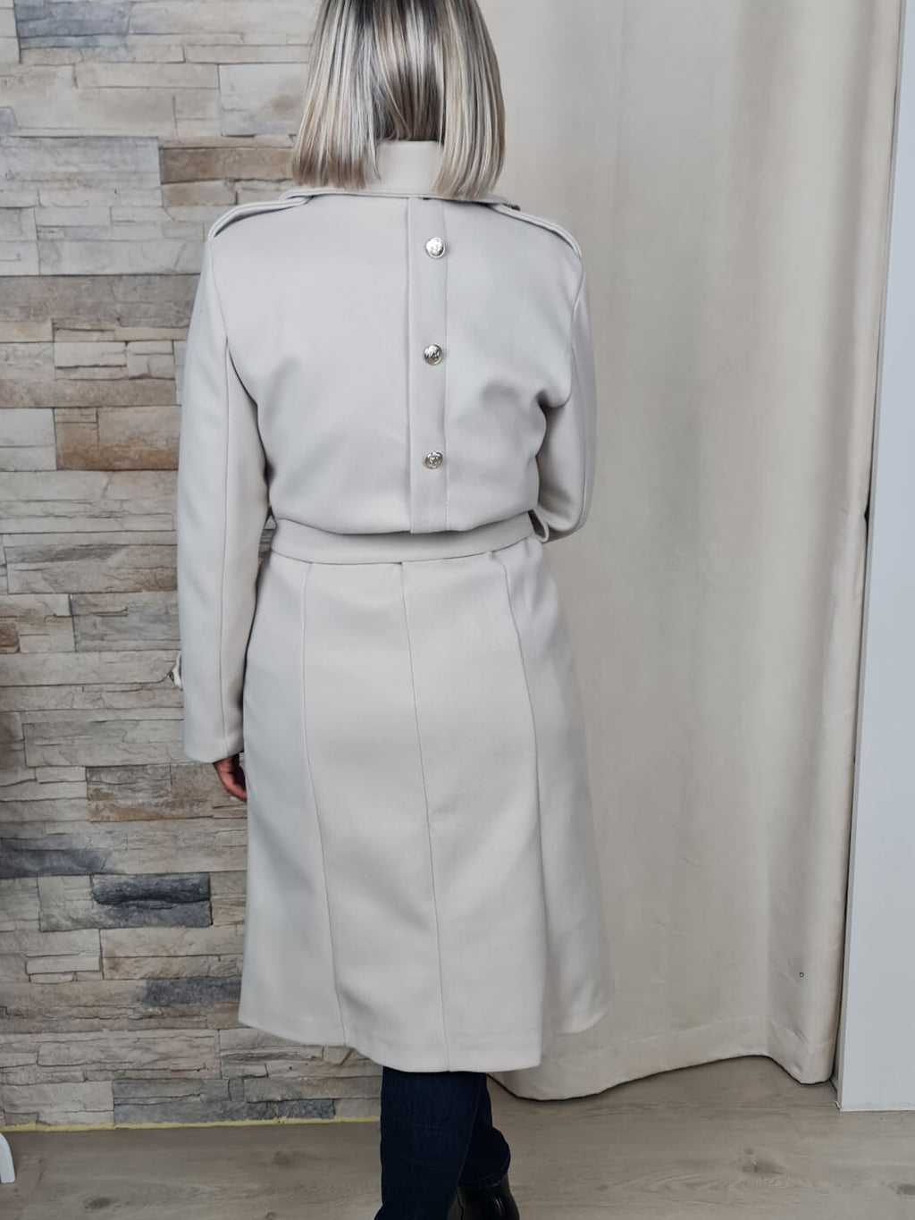 Casaco Comprido com Botões Militar