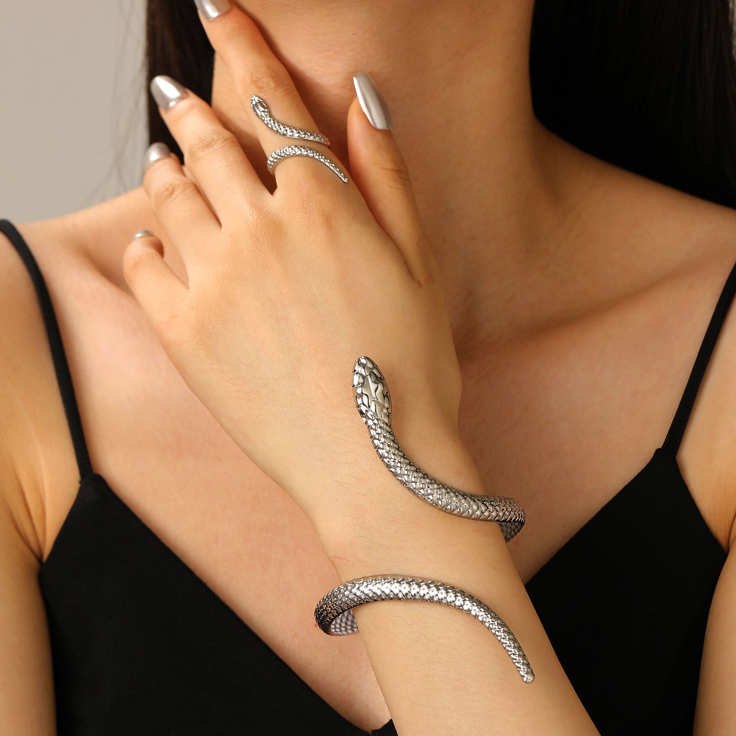 Pulsera y anillo de serpiente