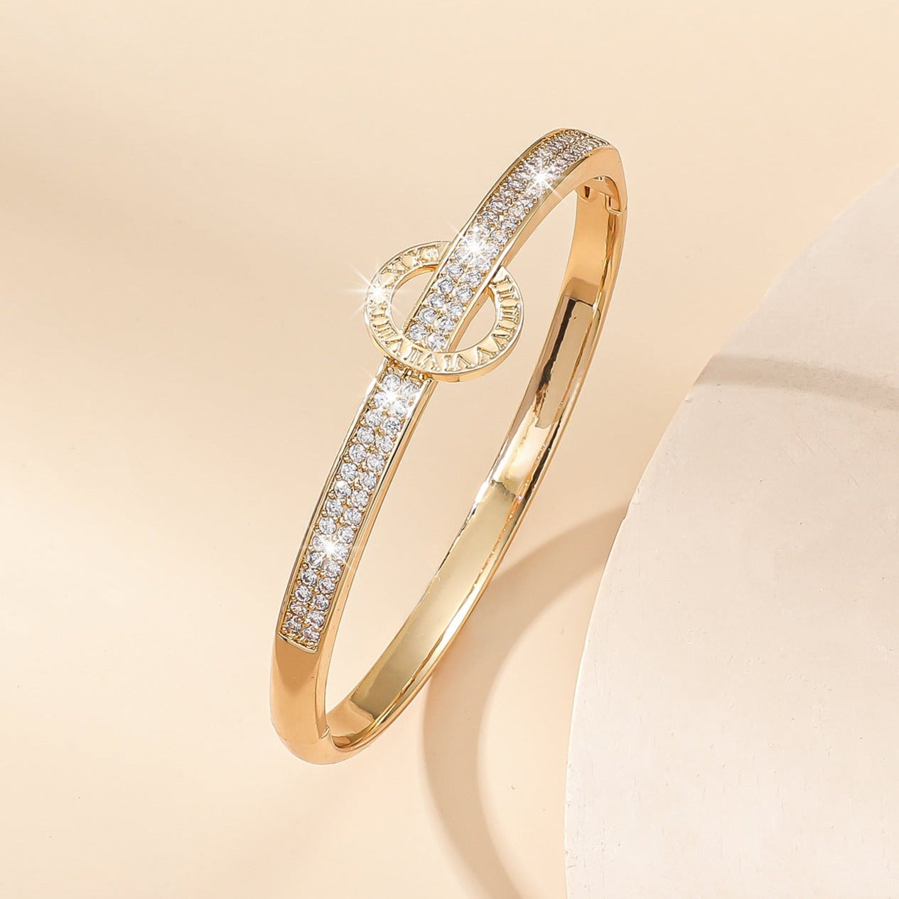 Minimalist bracelet with cubic zirconia.