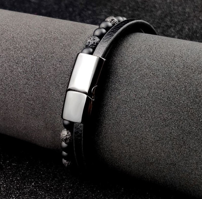 Leather bracelet with natural stone.