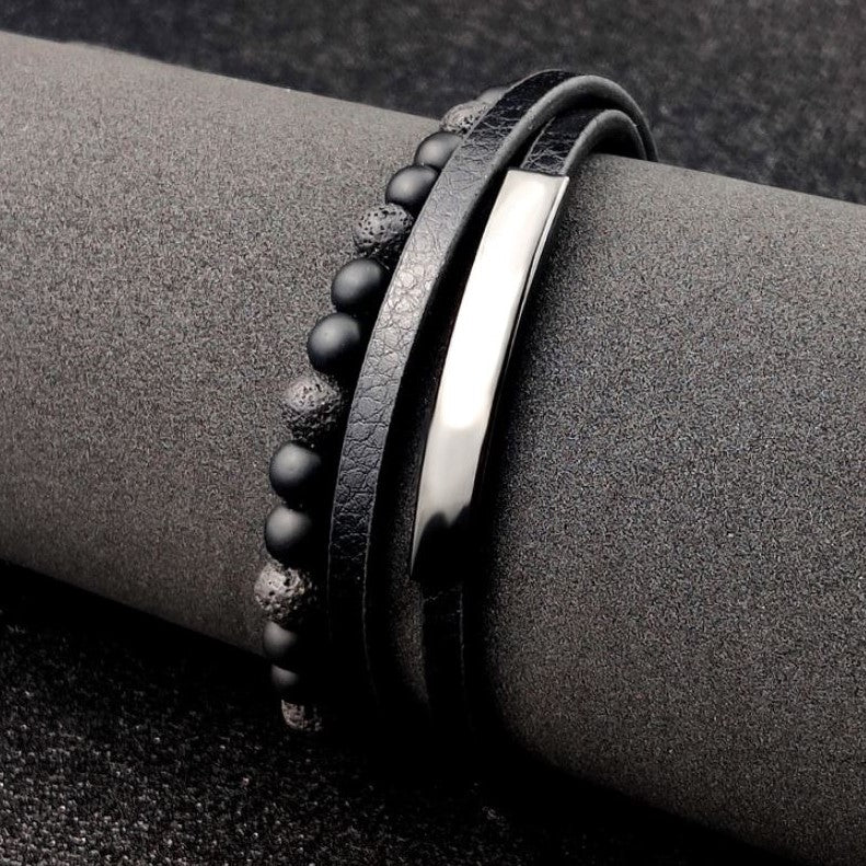 Leather bracelet with natural stone.