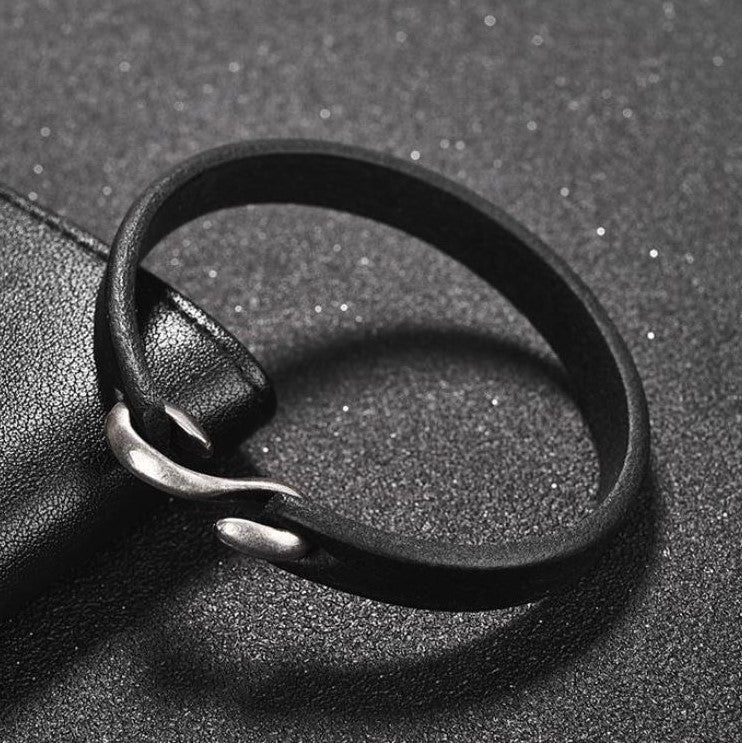 Pulseira de Couro e Aço Inoxidável