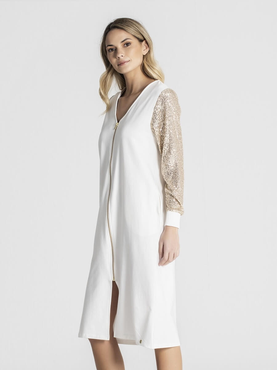 CASACO COM MANGAS EM LANTEJOULAS