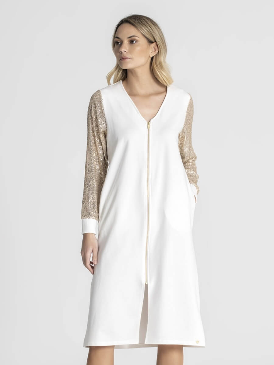 CASACO COM MANGAS EM LANTEJOULAS