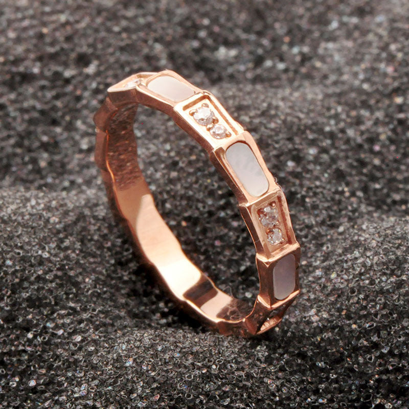 Anel Rosé Éclat com Zircónia