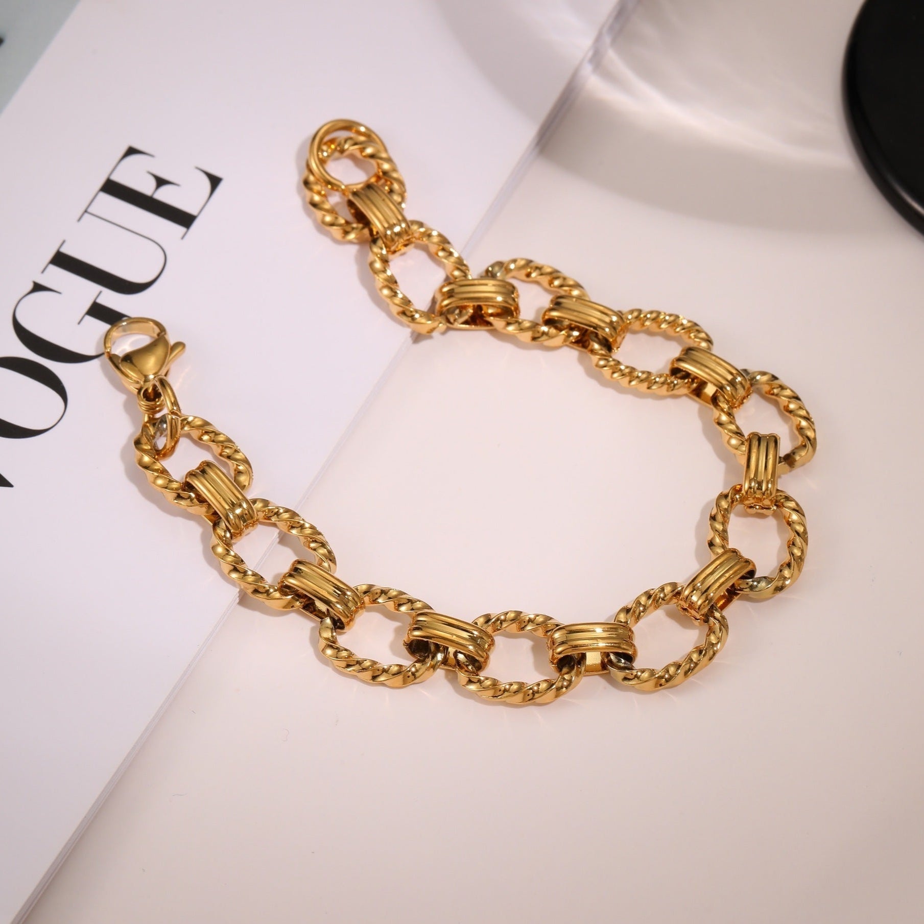 Twisted Link Bracelet in Stainless Steel