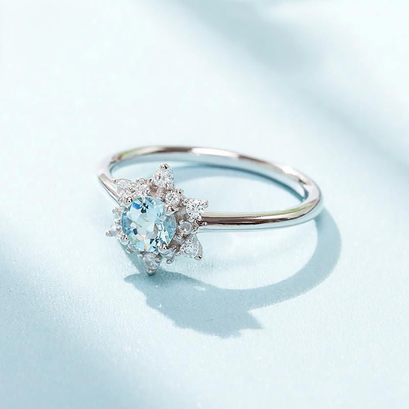 Anel Snowflake com Pedra de Água-Marinha