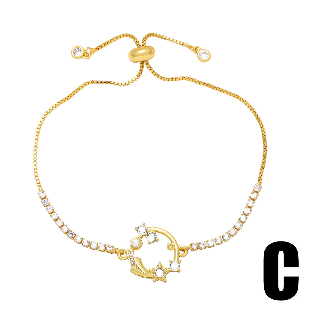 Pearl bracelet with cubic zirconia.