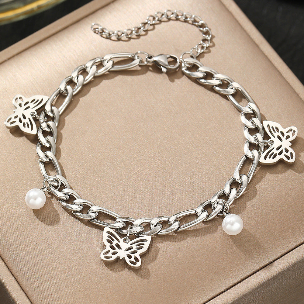 Butterfly bracelet in stainless steel.