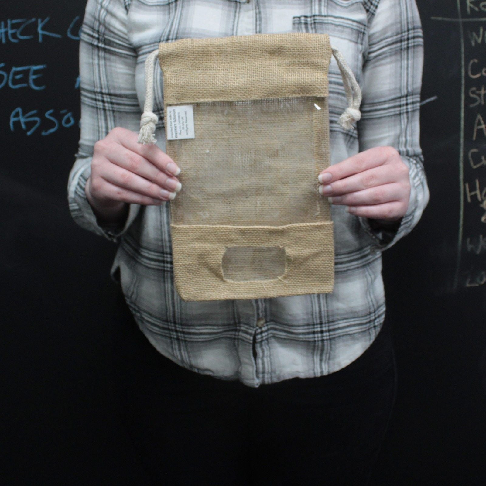 Bolsa de yute con ventana, 25x16cm, y bolsillo.