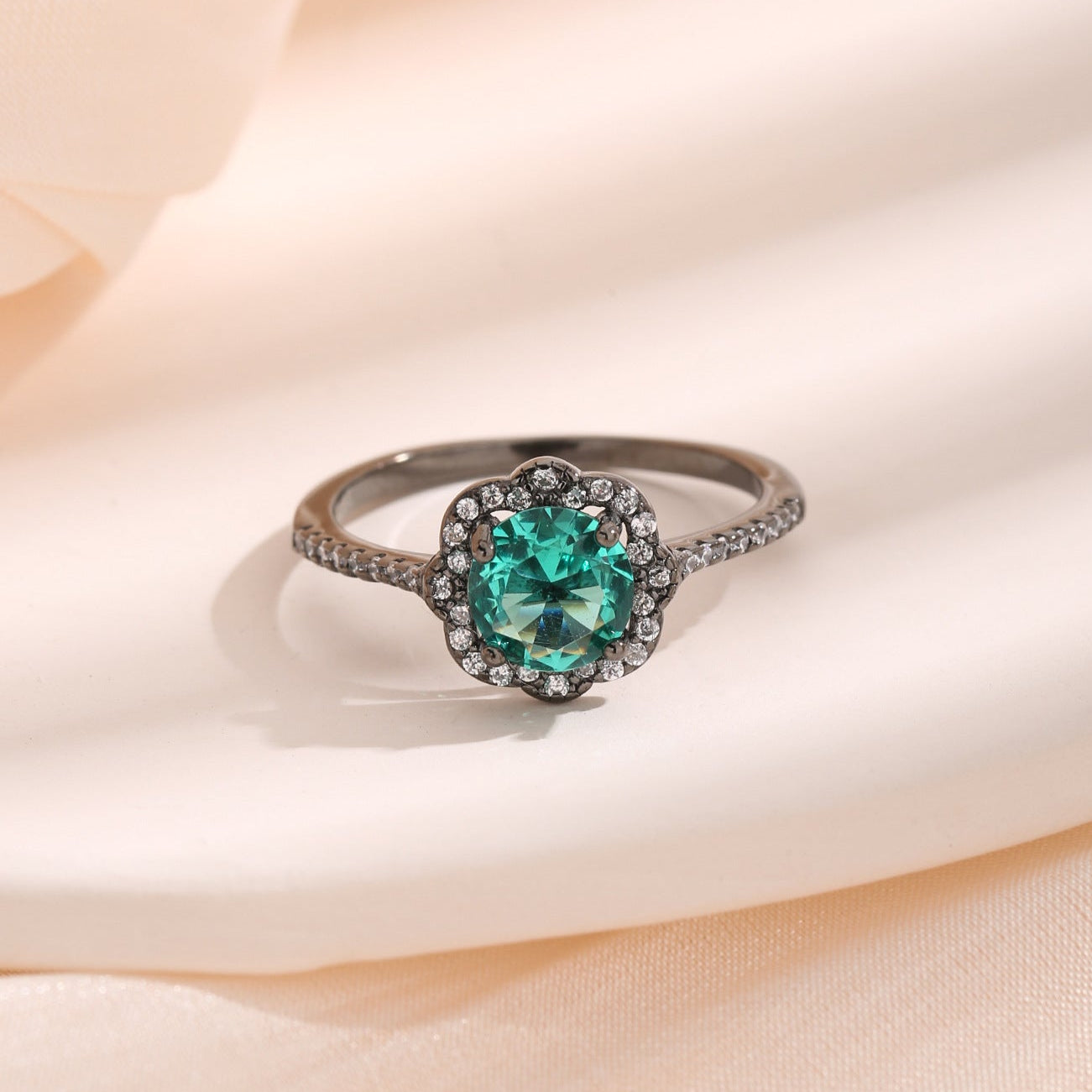 Anel Flor com Pedra de Cristal