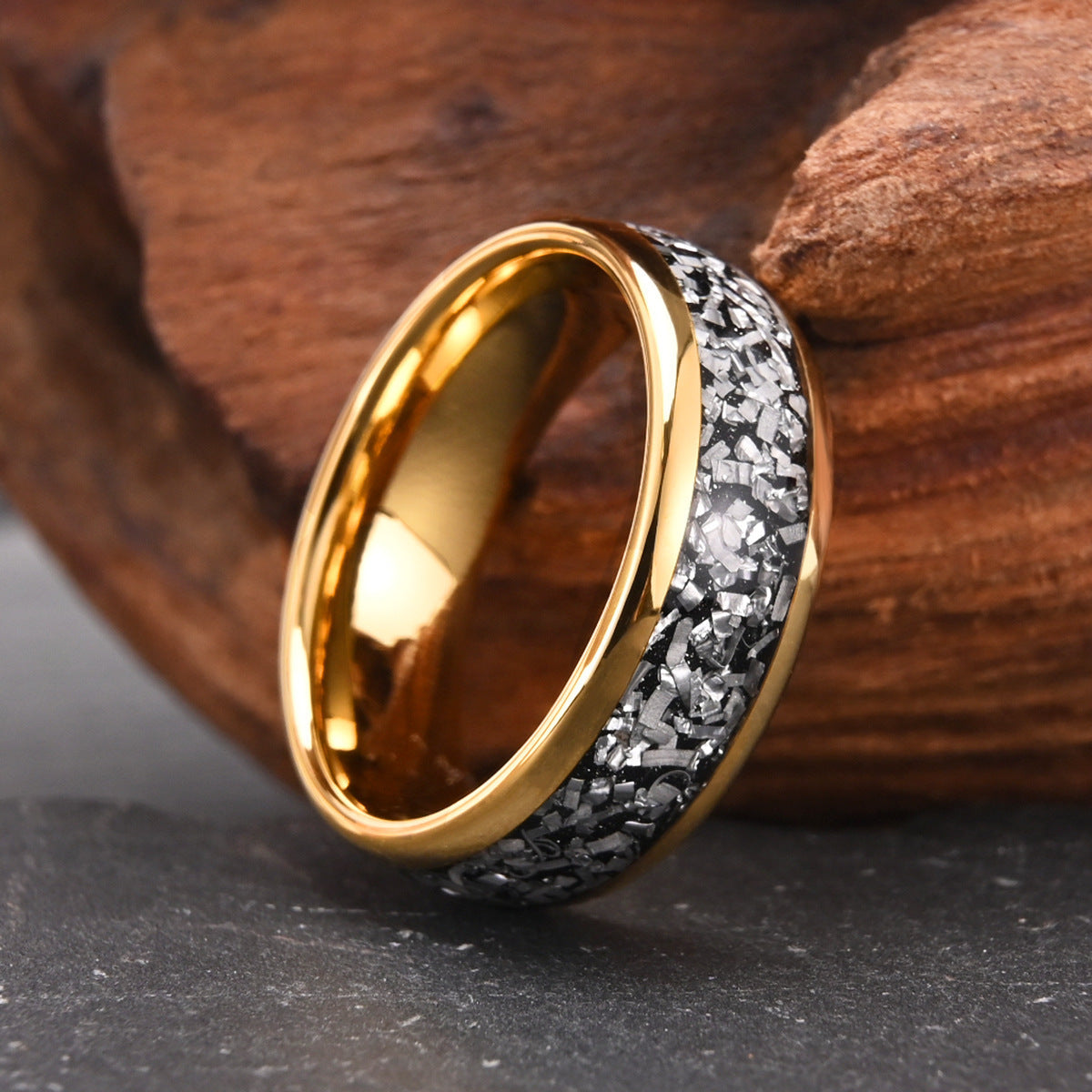 Anillo de meteorito con incrustaciones de acero de tungsteno