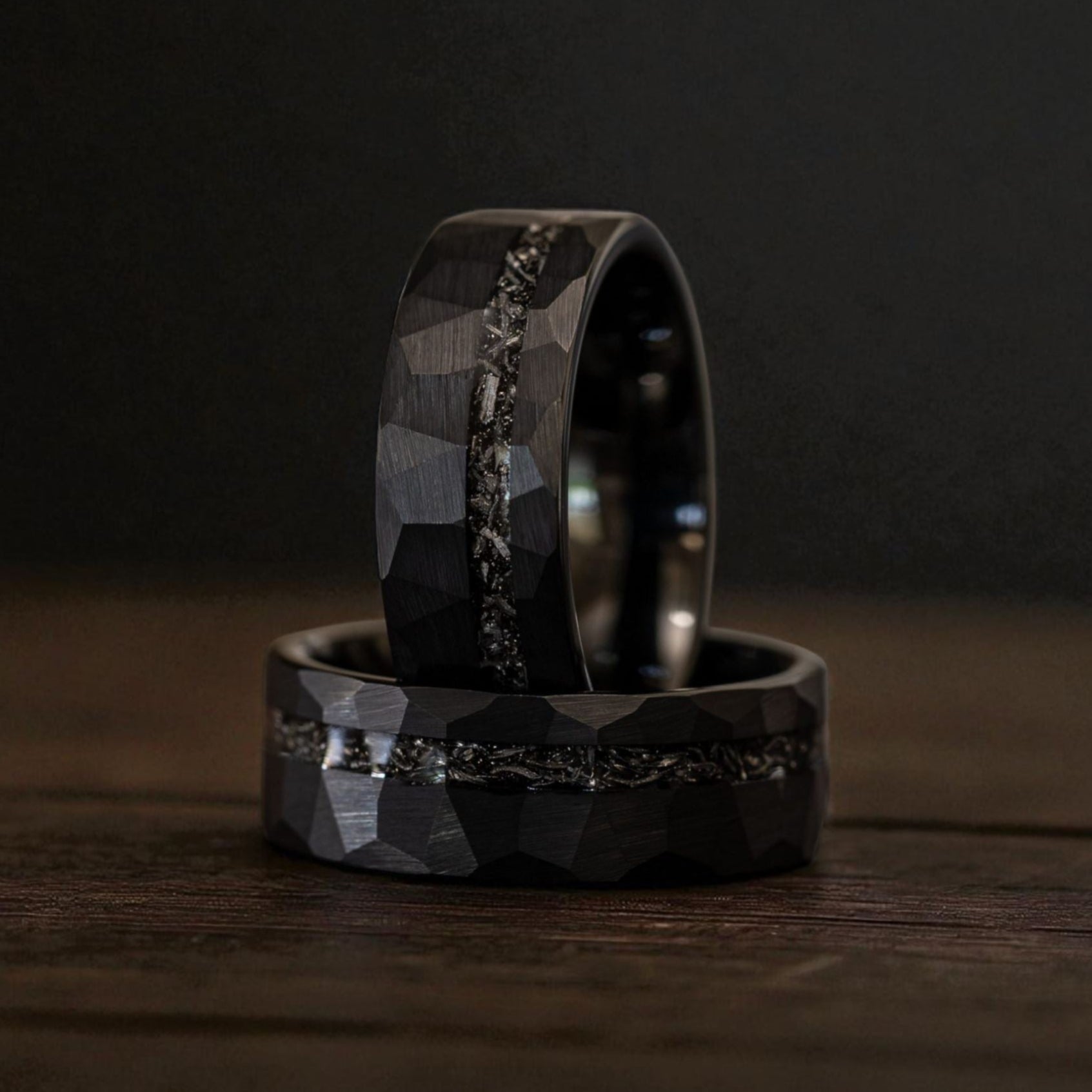 Anel em Aço de Tungsténio com Meteorito