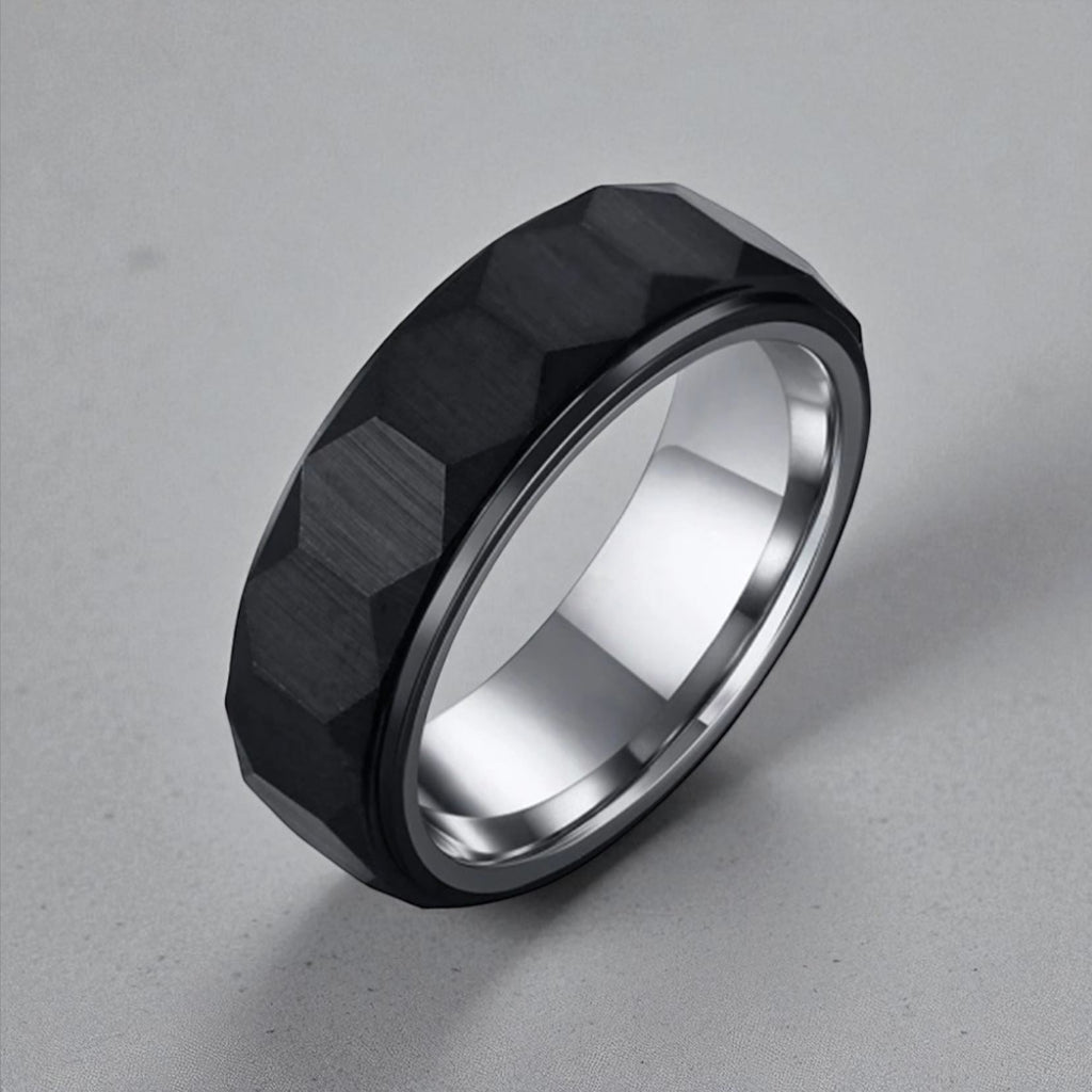 Anel Facetado em Aço de Tungsténio Escovado