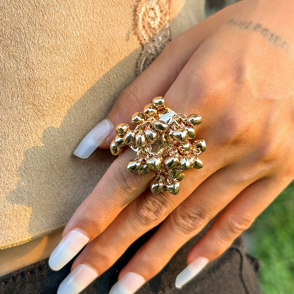 Anillo de borla con piedra natural