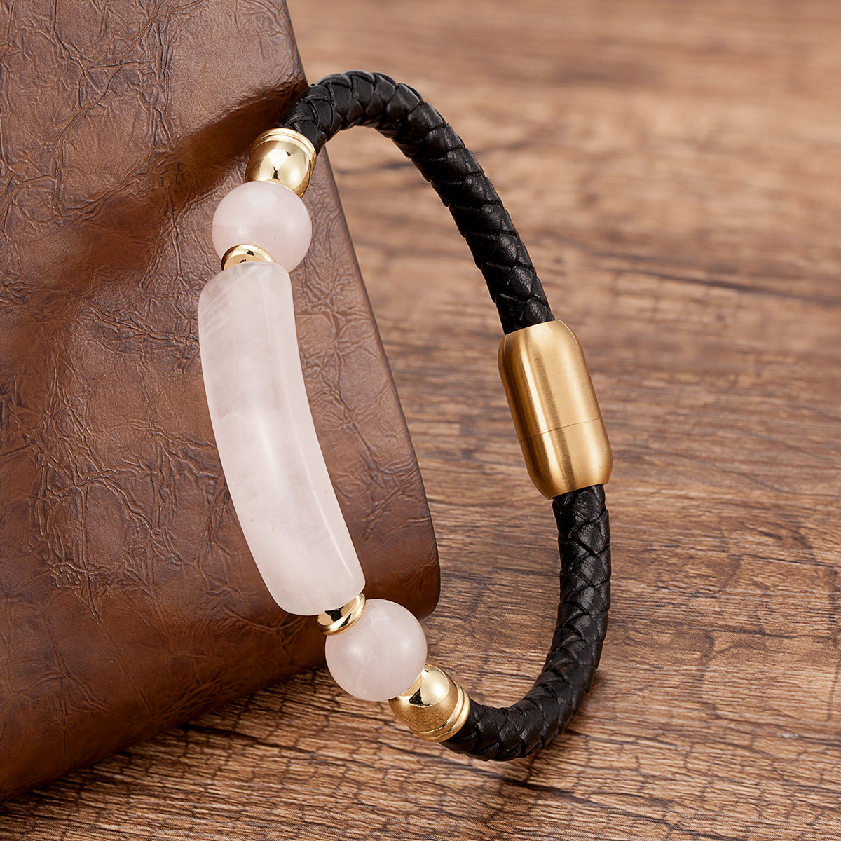 Leather bracelet with natural stone.