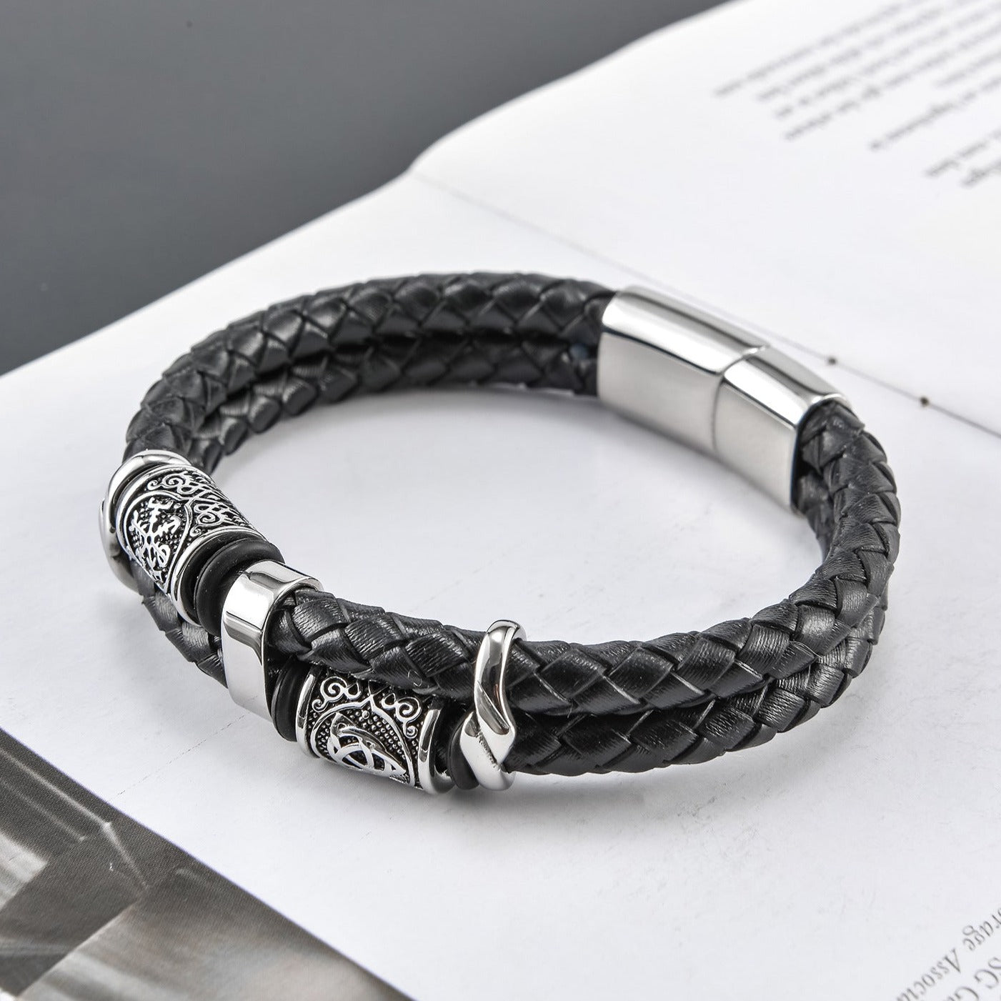 Pulsera de cuero y acero inoxidable