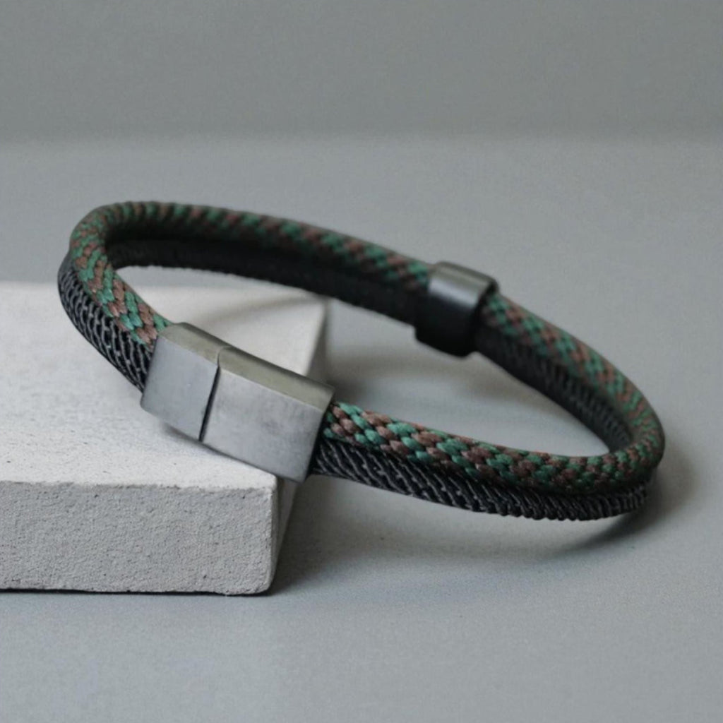 Pulseira Trançada com Fecho em Aço Inoxidável