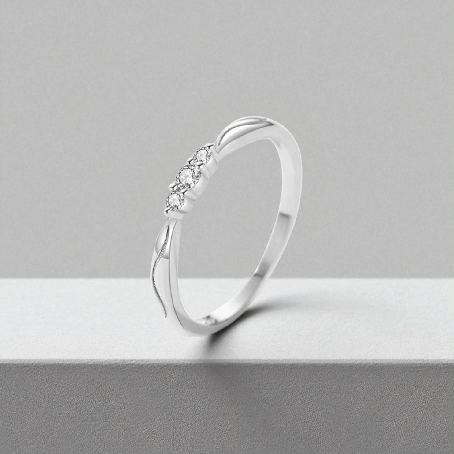 Minimalist Ring with Cubic Zirconia