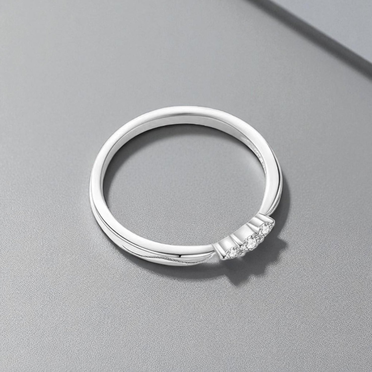 Minimalist Ring with Cubic Zirconia